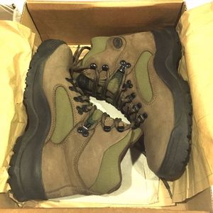 Vasque Olive/Tan Clarion Hiking Boots 9M